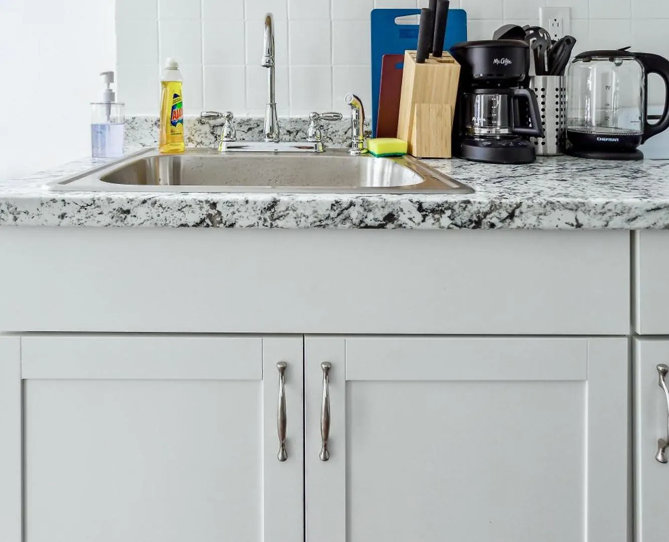 3 Bedroom Family Apartment In Hells Kitchen New York