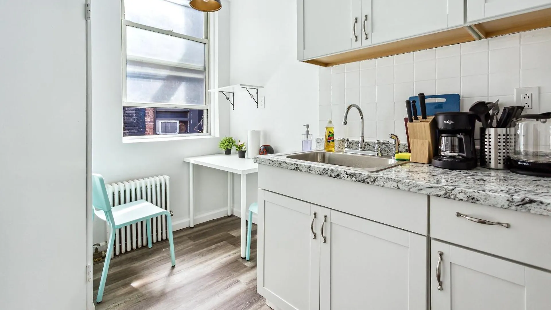 3 Bedroom Family Apartment In Hells Kitchen New York