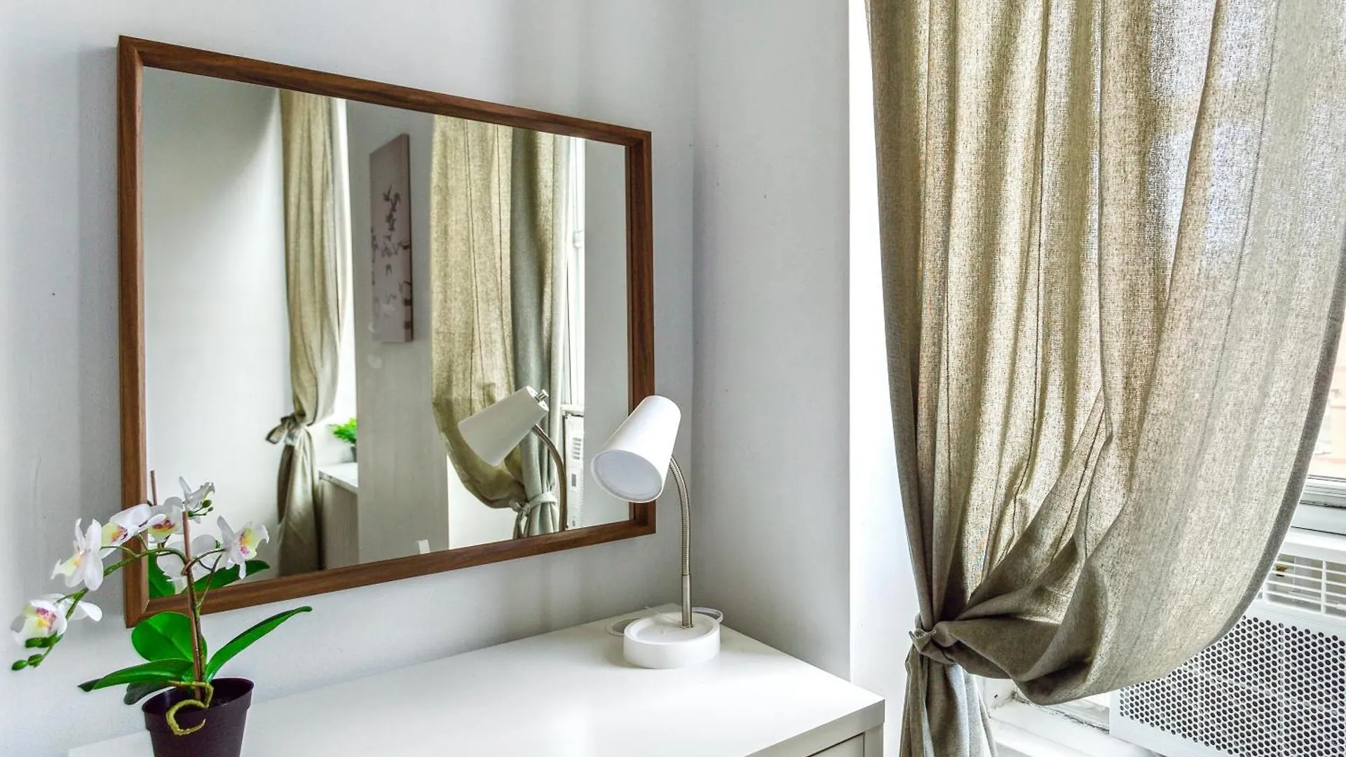 3 Bedroom Family Apartment In Hells Kitchen New York United States