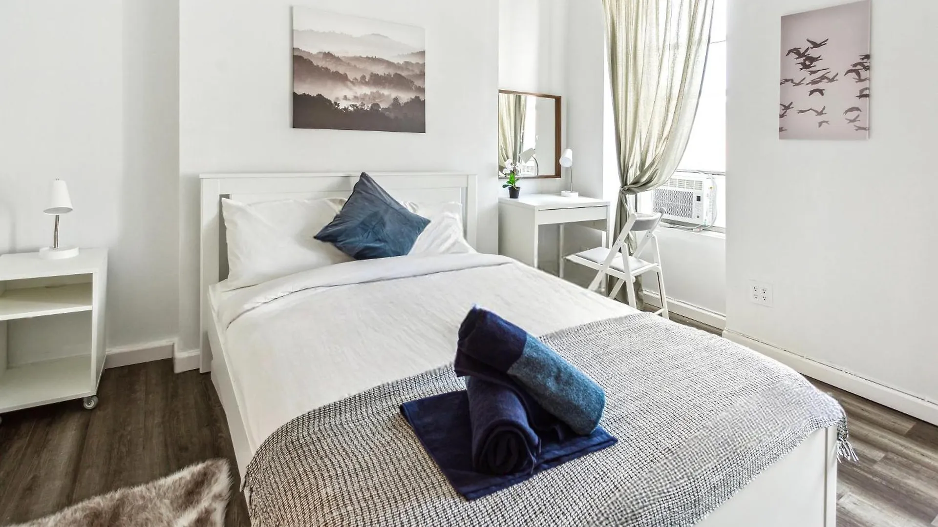 3 Bedroom Family Apartment In Hells Kitchen New York